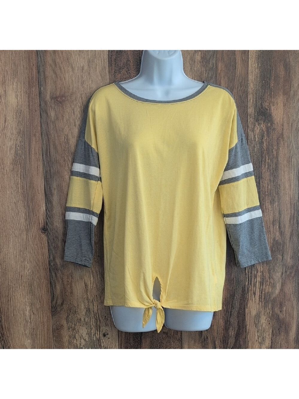 SO 3/4 Sleeve Lightweight Tee M           120JH